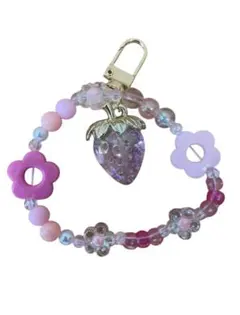 【ハンドメイド】いちごモチーフ ビーズキーホルダー ピンク系