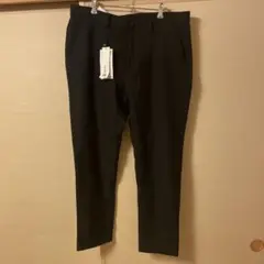 黒 パンツ