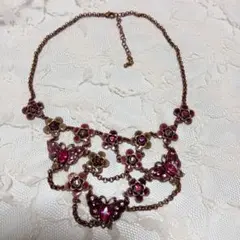 レトロ　蝶と花のデザイン ネックレス