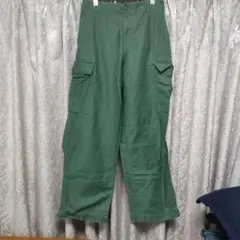 美品ユニクロ　ワイドストレートカーゴパンツ M グリーン