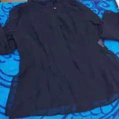 コムトのブラウス