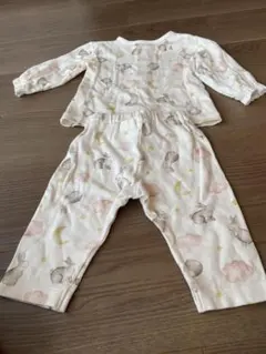 ウサギと雲柄 ベビーパジャマセット 80