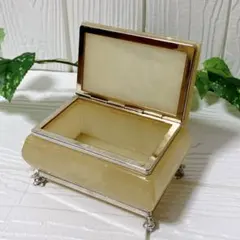 Item thumbnail for item eb4357cd-c1ea-4e2e-96ae-a5be522d3c07