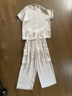 ミラオーウェン　サテンセットアップ　アイボリー