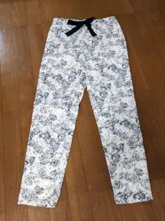ビアズリー　花柄パンツのサムネイル
