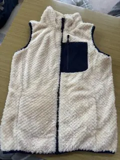 クリーム色フリースベスト　Ｌサイズ
