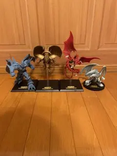 遊戯王　三幻神　ブルーアイズ　プライズ　フィギュア