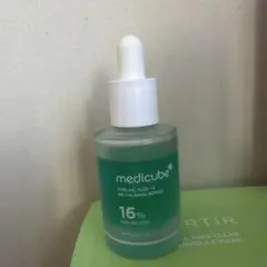 medicube アゼライン酸16BBスージングセラム 30ml