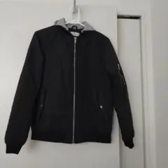 美品　H&M 黒 グレー フード付きジャケット 140/152