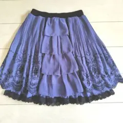 axes femme くすみブルー×黒 レース刺繍 スカート