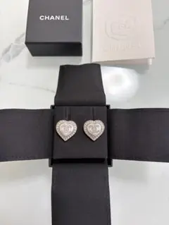 CHANEL ハート ピアス シルバー ストーンのサムネイル