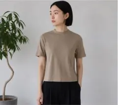 ハーフスリーブ　ベージュ　ニット　トップスのサムネイル