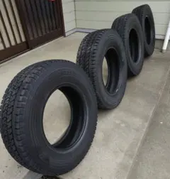 バリ山/ ハイエース200 レジアス/キャラバンE25NV350 スタッドレス