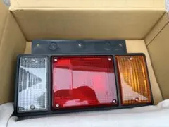 いすゞ テールランプ NEWエルフ PMエルフ 07 エルフ 24V 3連