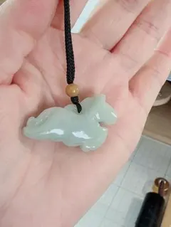 R1-0319天然本翡翠《本物保証》淡緑色翡翠　馬ペンダント