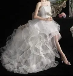 ホワイト　ウェディングドレス ストラップレス