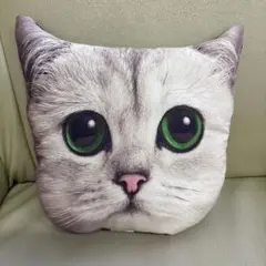 猫の顔クッション　ヘッドレスト　ダイソー