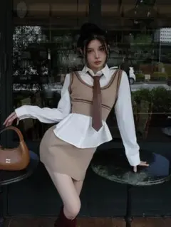 Darich レザータイニットセットアップ ベージュ