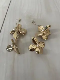 [値下げしました]ブライダル　ウェディング　イヤリング　ゴールド　お花
