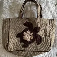 カメ刺繍キルティングトートバッグ