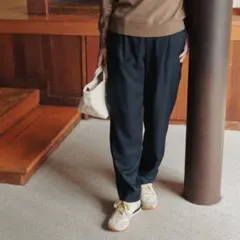 北欧暮らしの道具店　シワになりにくい、きれい見えのテーパードパンツ
