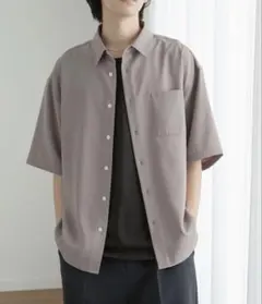 レギュラーカラー半袖シャツ