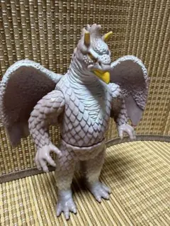 バンダイ ウルトラコレクション ウルトラ怪獣シリーズ ヒドラ 白成型版