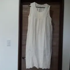 ELLIFE　エリフェ　刺繍ノースリーブワンピース　優しいベージュ色