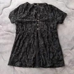 ブラック刺繍入り半袖トップス サイズ3 L程度