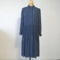 幾何学柄 シャツワンピース プリーツ ロング丈 ネイビー