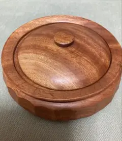 木製蓋付き　菓子入れ