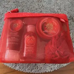 ザ　ボディショップ　ストロベリー ボディケアセット メッシュポーチ付きのサムネイル
