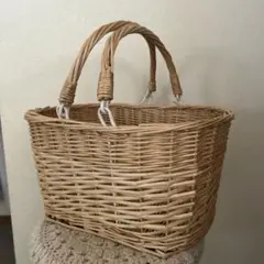 素敵な買い物籠。秋の　車などにも