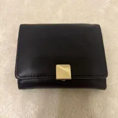 ブラック三つ折り財布