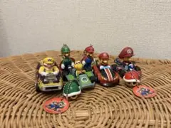 マリオカートミニカー4体＋亀甲羅2個＋フィギュア2体セット