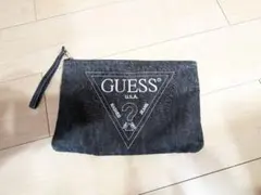 GUESSのポーチ