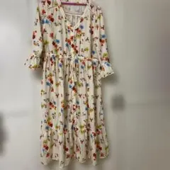 アンドラブ、花柄ワンピースです。