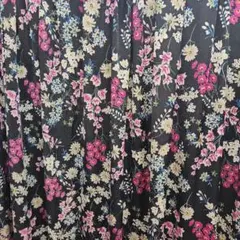 花柄ニット生地 半着分　黒地 多色