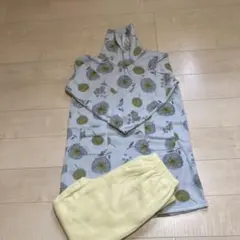 新品ベルーナかるぽかフリースパジャマ ベルーナ北米風柄グレー&イエロー