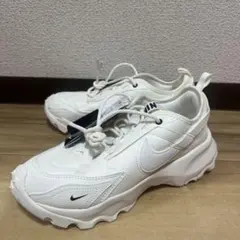 【新品タグ付】ナイキ TC 7900 スニーカー レディース 24.5cm