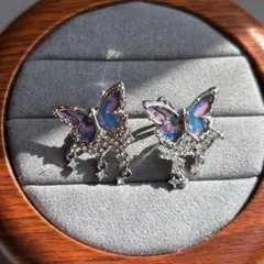 バタフライ ビジュー イヤリング ブルー×パープル グラデーション