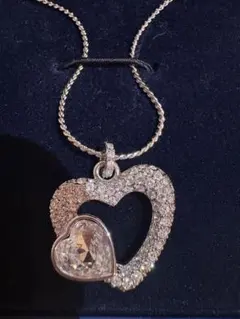 Swarovski ハート型クリスタルネックレス
