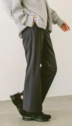 グローバルワーク　ウツクシルエットフレアパンツ