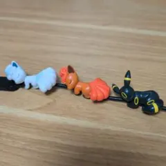 すやすやオンザケーブル　アローラロコン　ロコン　ブラッキー