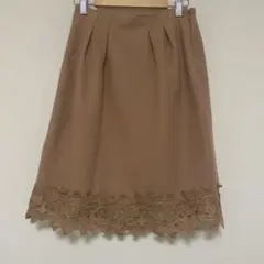 交渉可　プロポーションボディドレッシング　ベージュ膝丈スカート 裾レース