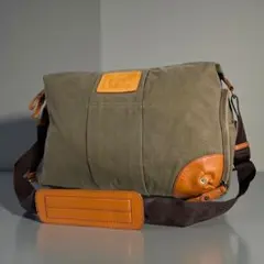 美品　ダコタ　A4可　ショルダーバッグ　キャンバス　レザー　斜め掛け　カーキ　茶