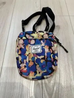 Herschel 花柄 ショルダーバッグ