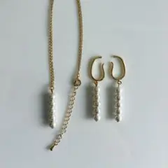 コットンパール5粒サージカルステンレスイヤーカフ×2 ゴールドネックレス　セット