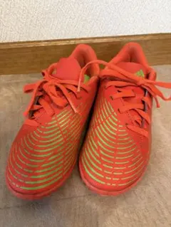 アディダスのプレデターシリーズのサッカートレーニングシューズ　20.0センチ