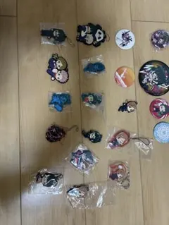 アクリルキーホルダーと缶バッジセット